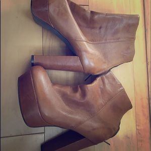 Leather Steve Madden booties worn only a few times